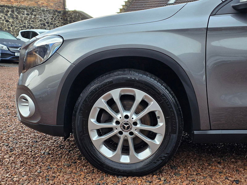 Mercedes-Benz GLA 2.1L 200 SE Executive D SUV 5dr Diesel Manual Euro 6 (134 bhp) 5dr Manual 2025