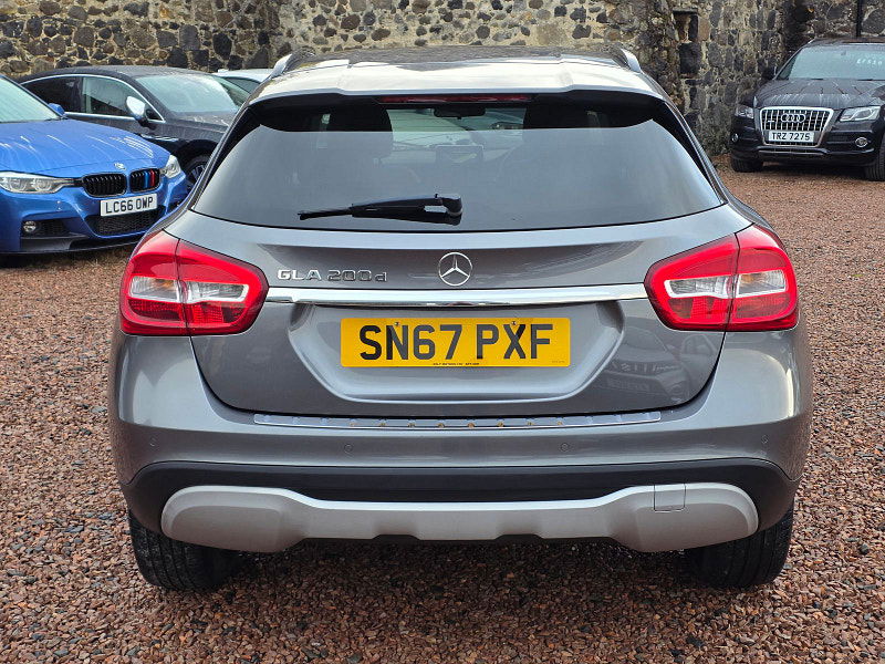 Mercedes-Benz GLA 2.1L 200 SE Executive D SUV 5dr Diesel Manual Euro 6 (134 bhp) 5dr Manual 2025
