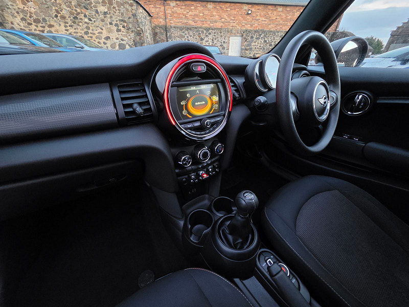 MINI Convertible 1.5 Cooper Convertible 2dr Petrol Manual Euro 6 (s/s) (136 ps) 2dr Manual 2025