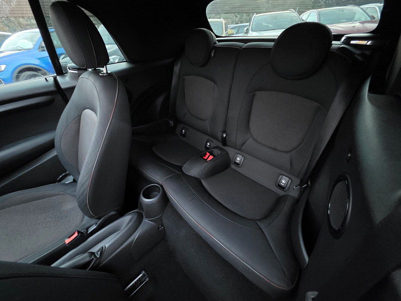 MINI Convertible 1.5 Cooper Convertible 2dr Petrol Manual Euro 6 (s/s) (136 ps) 2dr Manual 2025