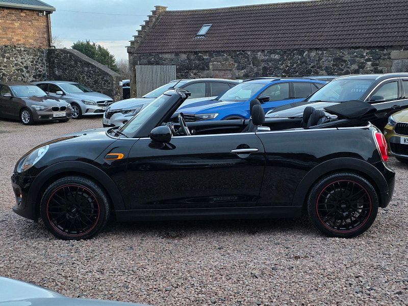 MINI Convertible 1.5 Cooper Convertible 2dr Petrol Manual Euro 6 (s/s) (136 ps) 2dr Manual 2025
