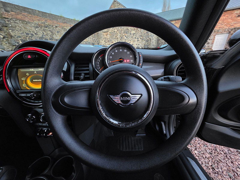 MINI Convertible 1.5 Cooper Convertible 2dr Petrol Manual Euro 6 (s/s) (136 ps) 2dr Manual 2025