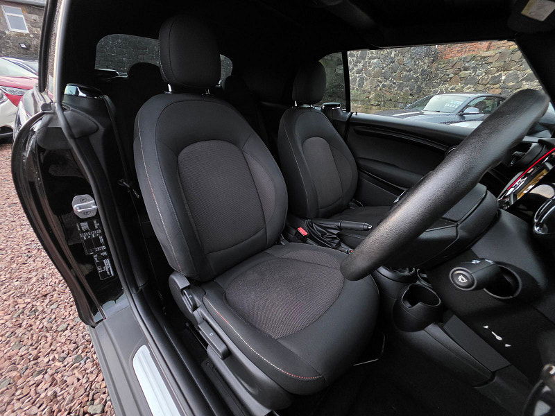 MINI Convertible 1.5 Cooper Convertible 2dr Petrol Manual Euro 6 (s/s) (136 ps) 2dr Manual 2025