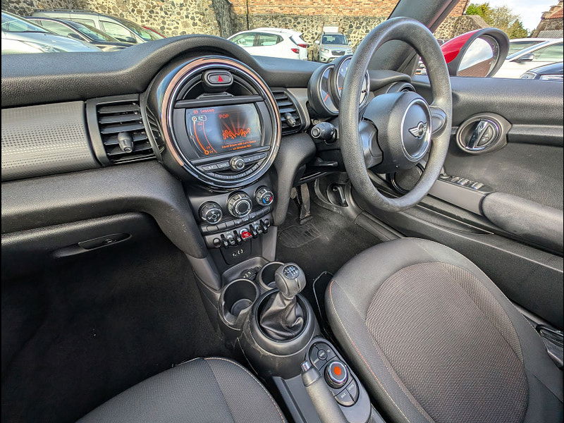 MINI Convertible 1.5L Cooper Convertible 2dr Petrol Manual Euro 6 (134 bhp) 2dr Manual 2025