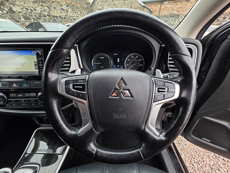 Mitsubishi Outlander 2.0h 12kWh 5h SUV 5dr Petrol Plug-in Hybrid CVT 4WD Euro 6 (s/s) (200 ps) 5dr Automatic 2026