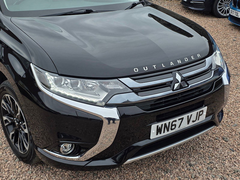 Mitsubishi Outlander 2.0h 12kWh 5h SUV 5dr Petrol Plug-in Hybrid CVT 4WD Euro 6 (s/s) (200 ps) 5dr Automatic 2026