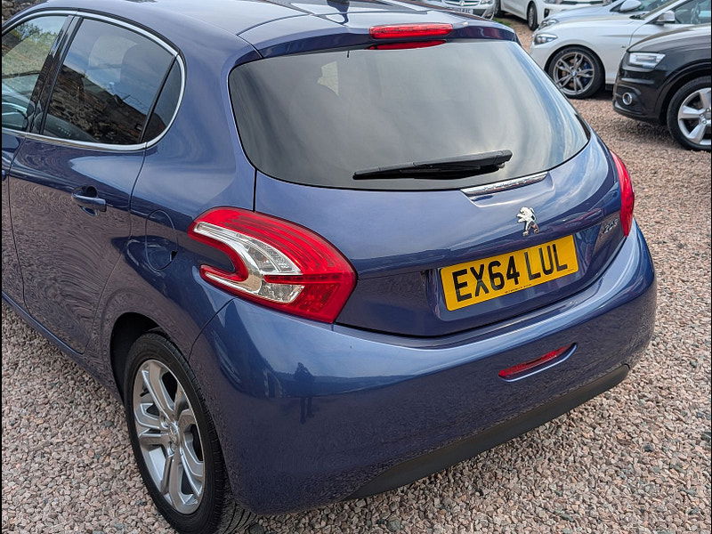 Peugeot 208 1.2L Allure Hatchback 5dr Petrol Manual Euro 5 (82 bhp) 5dr Manual 2025