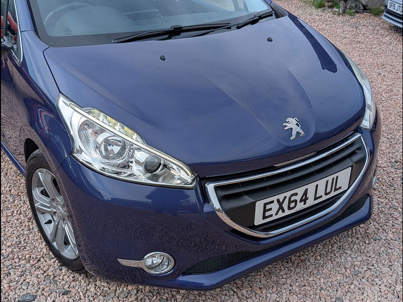 Peugeot 208 1.2L Allure Hatchback 5dr Petrol Manual Euro 5 (82 bhp) 5dr Manual 2025
