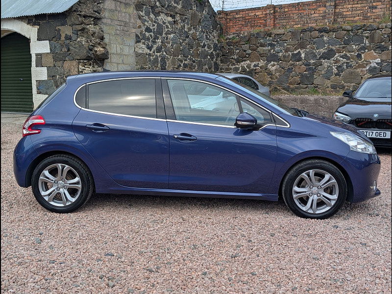 Peugeot 208 1.2L Allure Hatchback 5dr Petrol Manual Euro 5 (82 bhp) 5dr Manual 2025