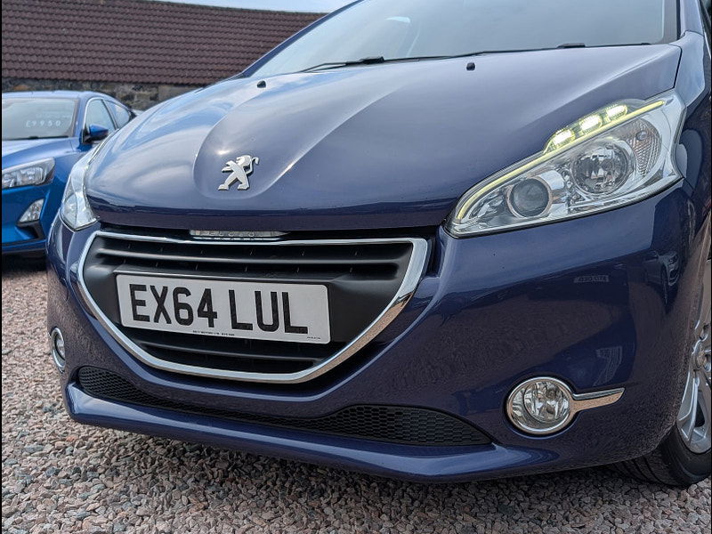 Peugeot 208 1.2L Allure Hatchback 5dr Petrol Manual Euro 5 (82 bhp) 5dr Manual 2025