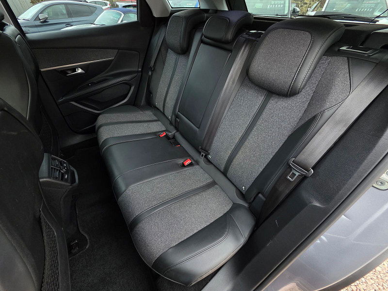 Peugeot 3008 1.2L Allure PureTech S/S SUV 5dr Petrol Manual Euro 6 (129 bhp) 5dr Manual 2025