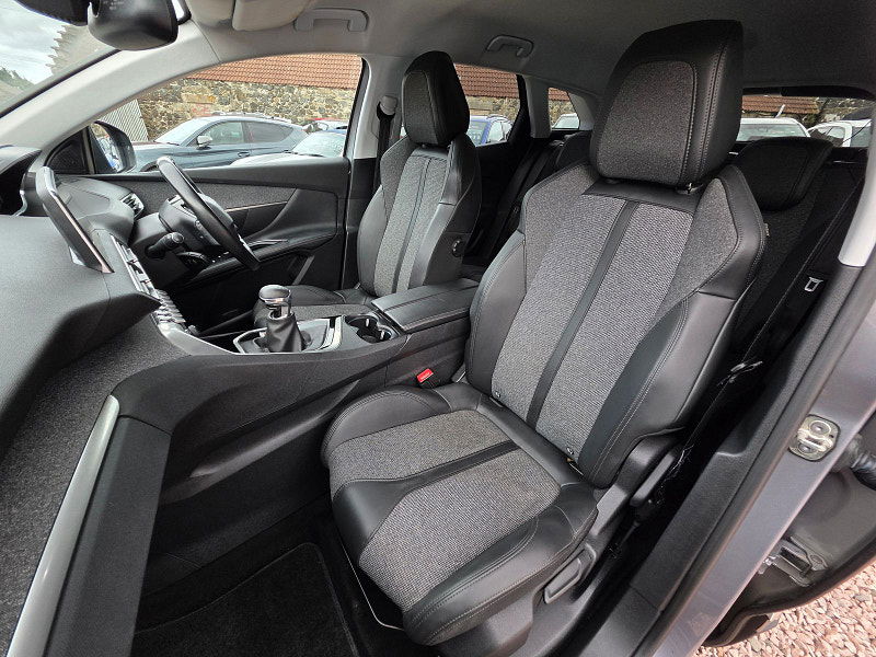 Peugeot 3008 1.2L Allure PureTech S/S SUV 5dr Petrol Manual Euro 6 (129 bhp) 5dr Manual 2025