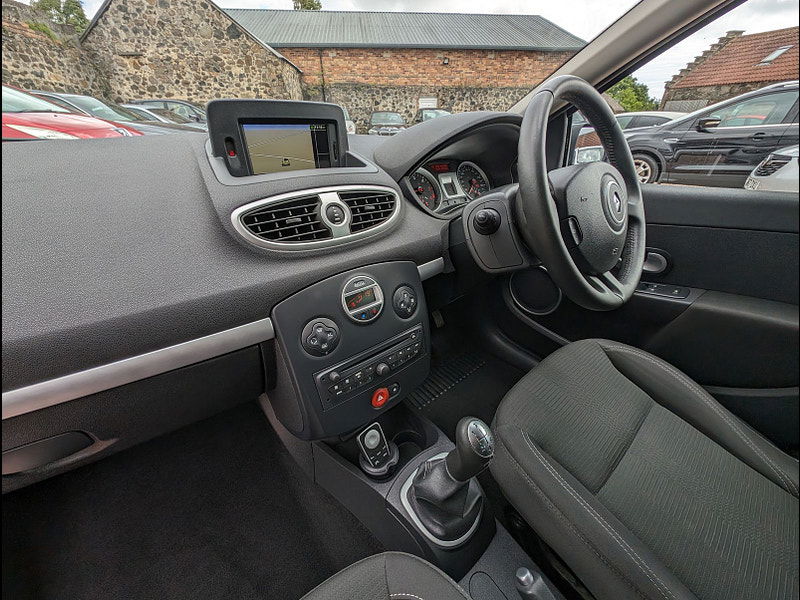 Renault Clio 1.5L GT LINE TOMTOM DCI FAP Estate 5dr Diesel Manual Euro 5 (88 bhp) 5dr Manual 2024