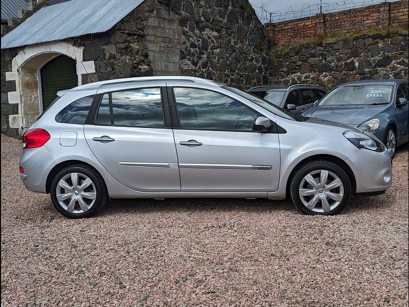 Renault Clio 1.5L GT LINE TOMTOM DCI FAP Estate 5dr Diesel Manual Euro 5 (88 bhp) 5dr Manual 2024