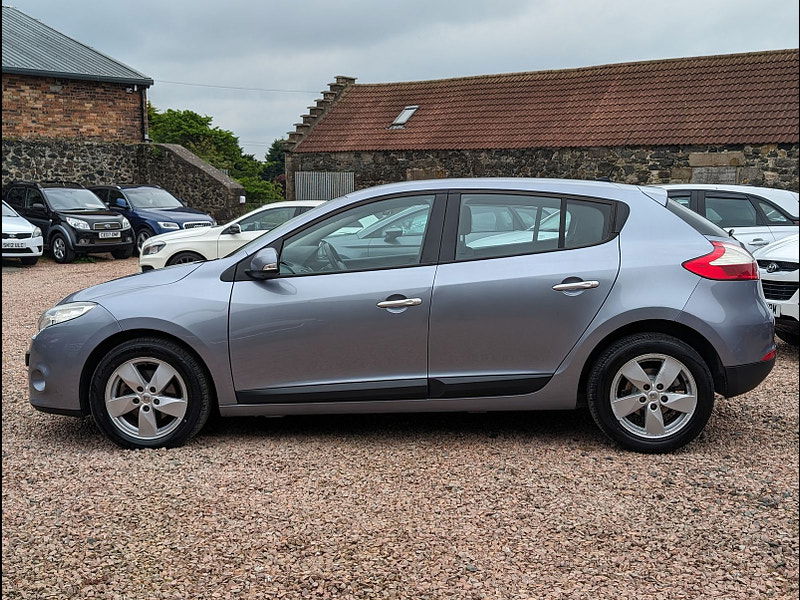 Renault Megane 1.5L DYNAMIQUE TOMTOM DCI Hatchback 5dr Diesel Manual Euro 4 (106 bhp) 5dr Manual 2024