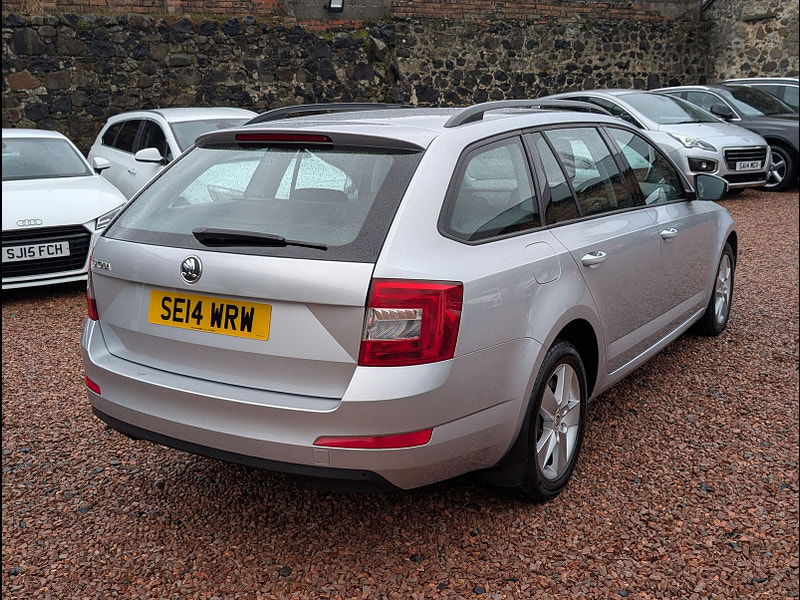 Skoda Octavia 1.6L SE TDI CR Estate 5dr Diesel Manual Euro 5 (103 bhp) 5dr Manual 2025