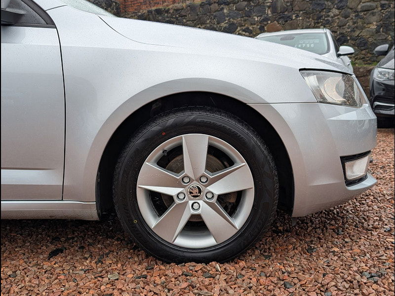 Skoda Octavia 1.6L SE TDI CR Estate 5dr Diesel Manual Euro 5 (103 bhp) 5dr Manual 2025