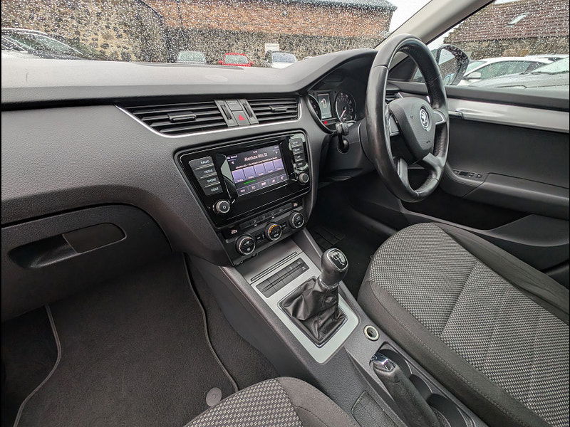 Skoda Octavia 1.6L SE TDI CR Estate 5dr Diesel Manual Euro 5 (103 bhp) 5dr Manual 2025