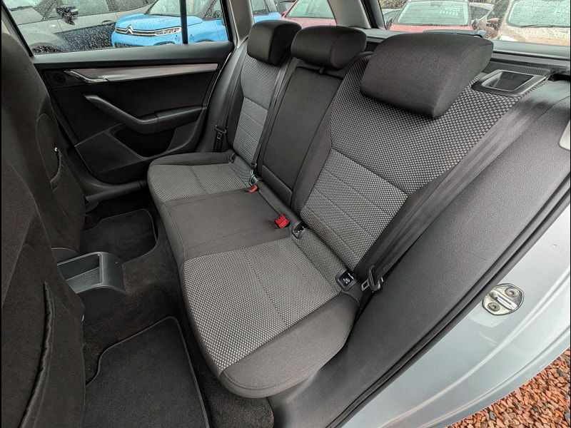 Skoda Octavia 1.6L SE TDI CR Estate 5dr Diesel Manual Euro 5 (103 bhp) 5dr Manual 2025