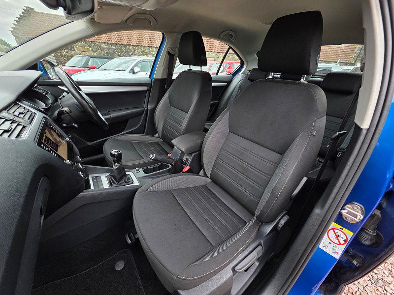 Skoda Octavia 1.6L SE Technology TDI Hatchback 5dr Diesel Manual Euro 6 (114 bhp) 5dr Manual 2025