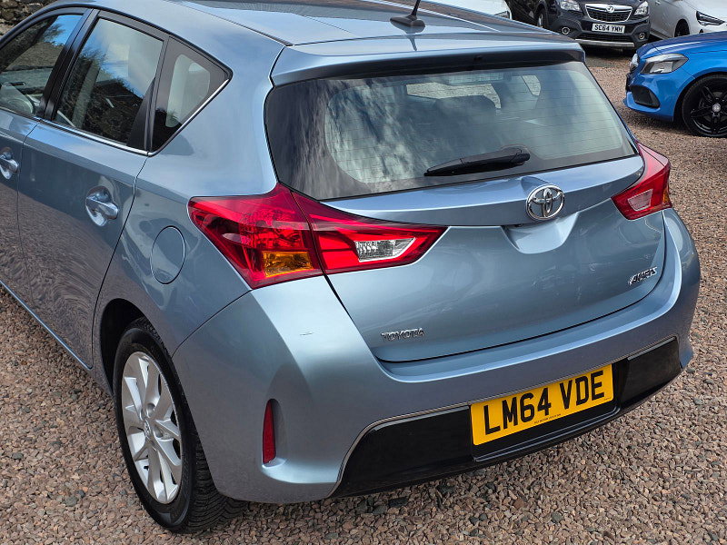 Toyota Auris 1.33 Dual VVT-i Icon Hatchback 5dr Petrol Manual Euro 5 (s/s) (101 ps) 5dr Manual 2026