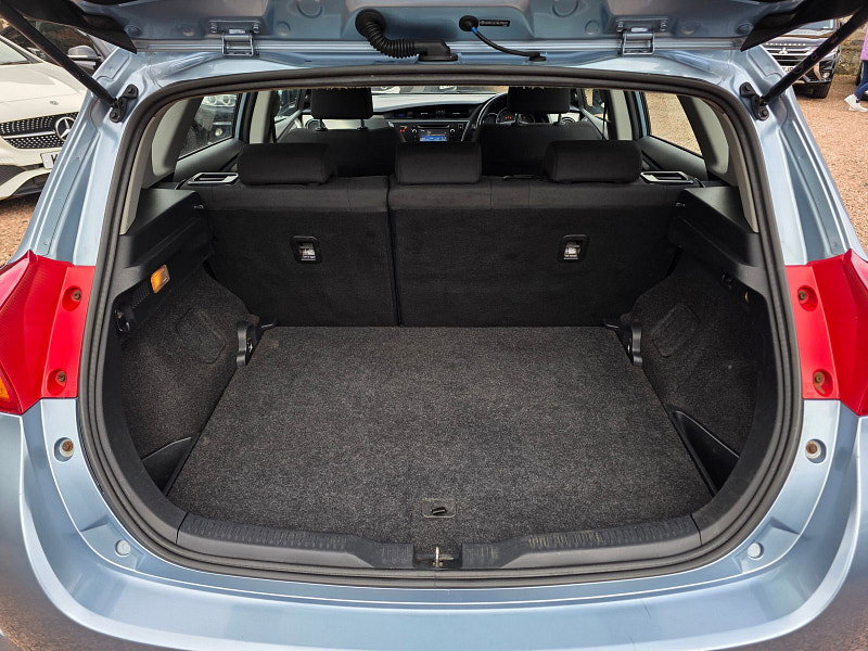 Toyota Auris 1.33 Dual VVT-i Icon Hatchback 5dr Petrol Manual Euro 5 (s/s) (101 ps) 5dr Manual 2026