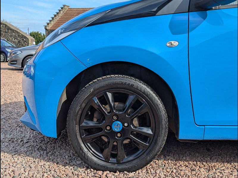 Toyota Aygo 1.0L X-Cite 2 VVT-i Hatchback 5dr Petrol Manual Euro 6 (69 bhp) 5dr Manual 2025