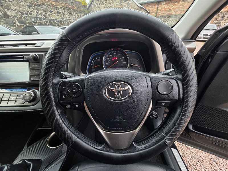 Toyota RAV4 2.0 D-4D Invincible SUV 5dr Diesel Manual 4WD Euro 5 (s/s) (124 ps) 5dr Manual 2026