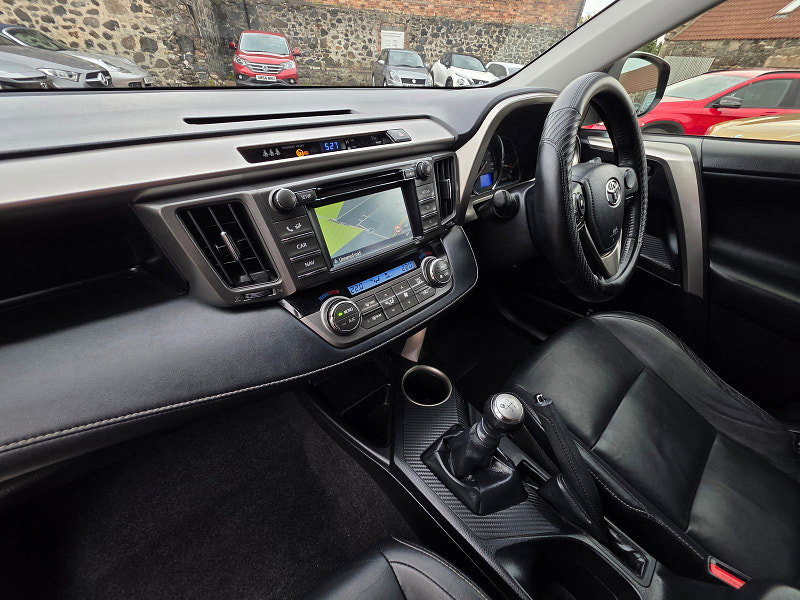 Toyota RAV4 2.0 D-4D Invincible SUV 5dr Diesel Manual 4WD Euro 5 (s/s) (124 ps) 5dr Manual 2026