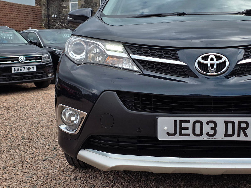 Toyota RAV4 2.0 D-4D Invincible SUV 5dr Diesel Manual 4WD Euro 5 (s/s) (124 ps) 5dr Manual 2026