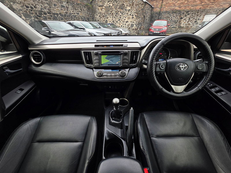 Toyota RAV4 2.0 D-4D Invincible SUV 5dr Diesel Manual 4WD Euro 5 (s/s) (124 ps) 5dr Manual 2026