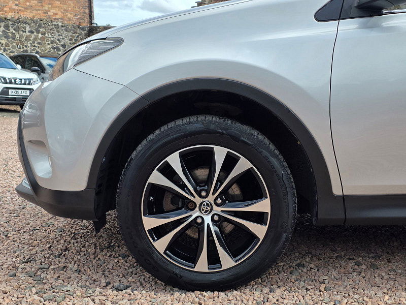 Toyota RAV4 2.0L Icon D-4D 4x2 SUV 5dr Diesel Manual Euro 5 (124 bhp) 5dr Manual 2025