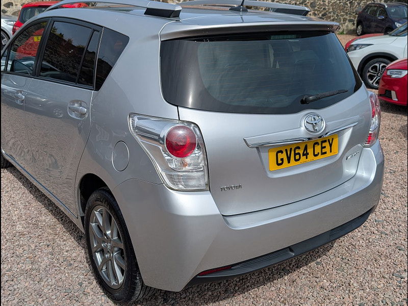 Toyota Verso 1.6L Excel D-4D MPV 5dr Diesel Manual Euro 5 (110 bhp) 5dr Manual 2025
