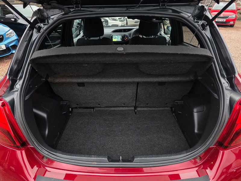 Toyota Yaris 1.33 Dual VVT-i Design Hatchback 5dr Petrol Manual Euro 6 (99 ps) 5dr Manual 2026