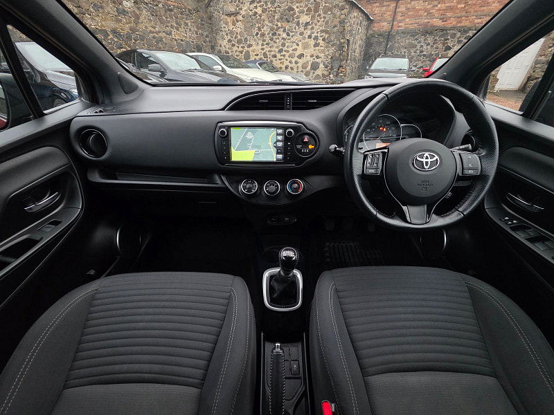Toyota Yaris 1.33 Dual VVT-i Design Hatchback 5dr Petrol Manual Euro 6 (99 ps) 5dr Manual 2026