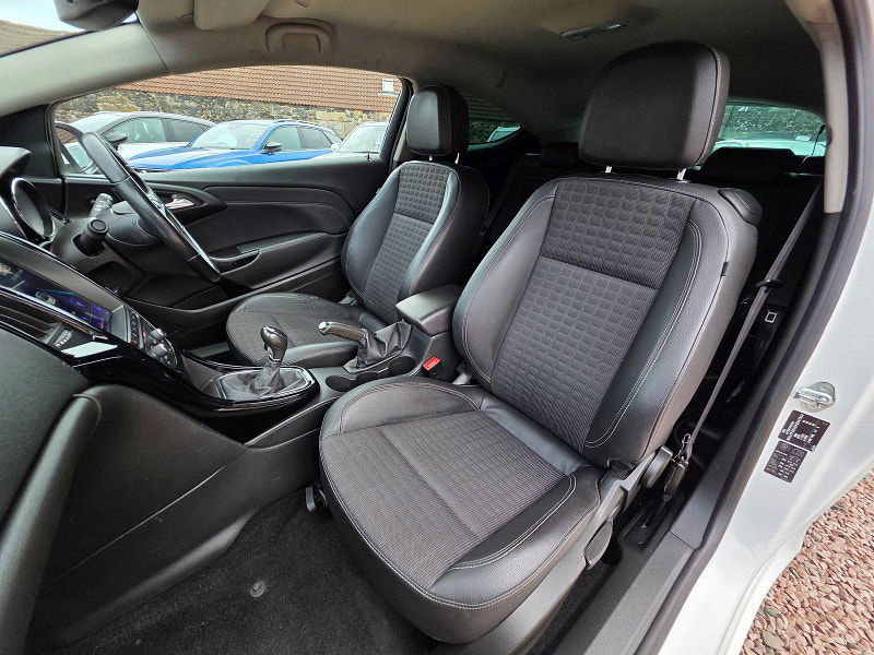 Vauxhall Astra 1.4L GTC SRi T S/S Coupe 3dr Petrol Manual Euro 6 (118 bhp) 3dr Manual 2025