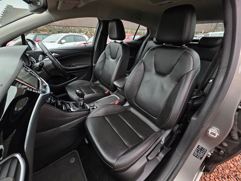 Vauxhall Astra 1.6L Elite Nav CDTI S/S Hatchback 5dr Diesel Manual Euro 6 (134 bhp) 5dr Manual 2025