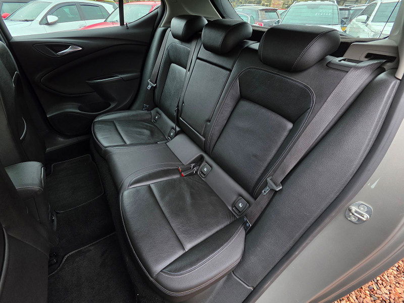 Vauxhall Astra 1.6L Elite Nav CDTI S/S Hatchback 5dr Diesel Manual Euro 6 (134 bhp) 5dr Manual 2025