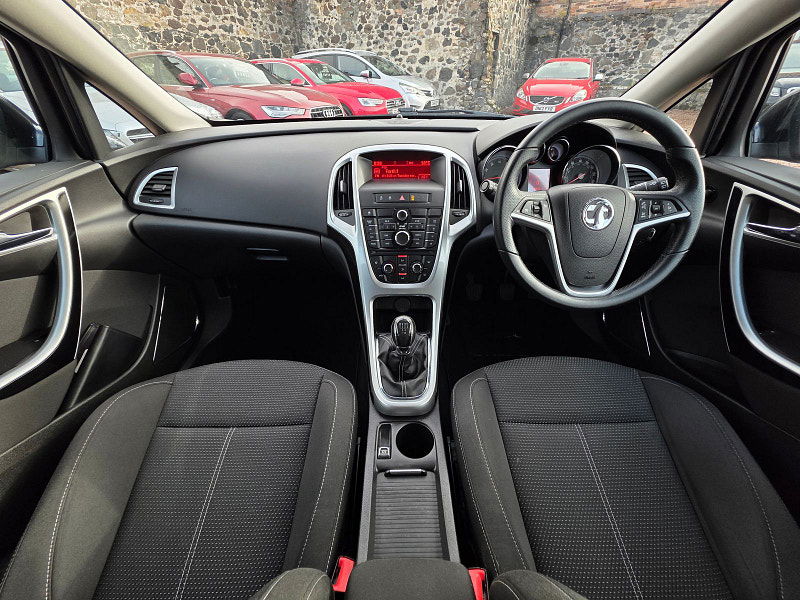 Vauxhall Astra 1.6L SRI Hatchback 5dr Petrol Manual Euro 5 (113 bhp) 5dr Manual 2025