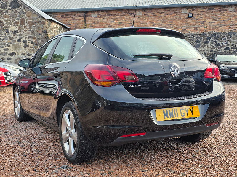 Vauxhall Astra 1.6L SRI Hatchback 5dr Petrol Manual Euro 5 (113 bhp) 5dr Manual 2025