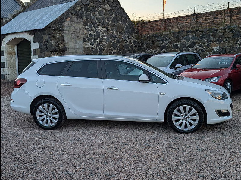 Vauxhall Astra 2.0L SE CDTI S/S Estate 5dr Diesel Manual Euro 5 (163 bhp) 5dr Manual 2024