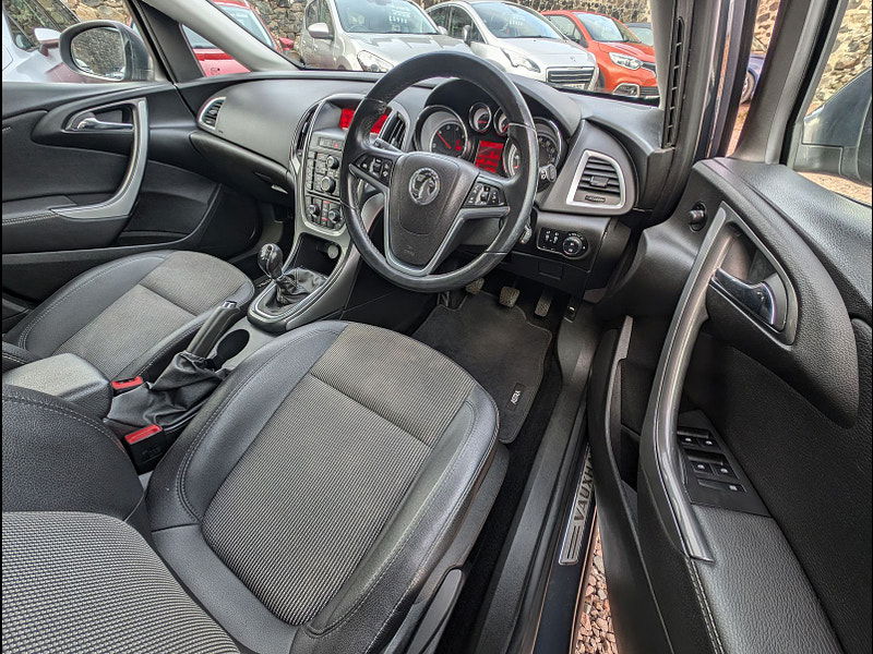 Vauxhall Astra 2.0L SE CDTI S/S Estate 5dr Diesel Manual Euro 5 (163 bhp) 5dr Manual 2025