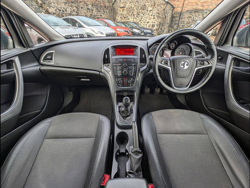 Vauxhall Astra 2.0L SE CDTI S/S Estate 5dr Diesel Manual Euro 5 (163 bhp) 5dr Manual 2025