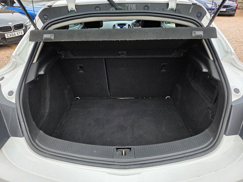 Vauxhall Astra GTC 1.4i Turbo SRi Coupe 3dr Petrol Manual Euro 6 (s/s) (120 ps) 3dr Manual 2026