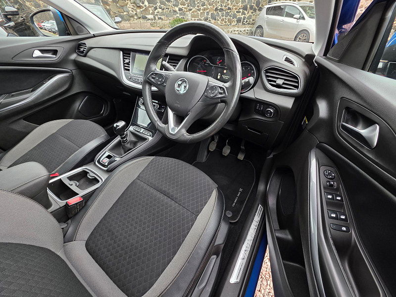 Vauxhall Grandland X 1.2L Sport Nav T S/S SUV 5dr Petrol Manual Euro 6 (128 bhp) 5dr Manual 2025