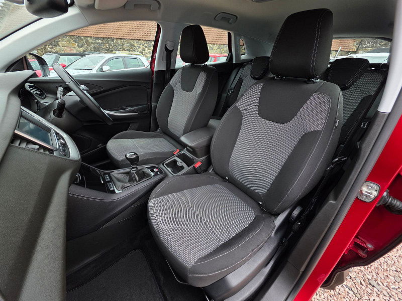 Vauxhall Grandland X 1.6L SE TD S/S SUV 5dr Diesel Manual Euro 6 (118 bhp) 5dr Manual 2025