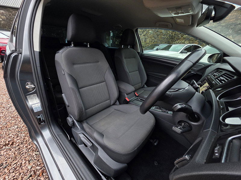 Volkswagen Golf 1.0 TSI SE Nav Hatchback 3dr Petrol Manual Euro 6 (s/s) (110 bhp) 3dr Manual 2026