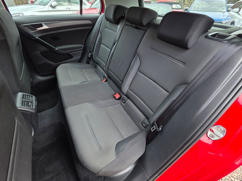 Volkswagen Golf 1.4L SE Nav TSi BlueMotion Technology Hatchback 5dr Petrol Manual Euro 6 (121 bhp) 5dr Manual 2025