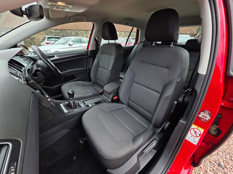 Volkswagen Golf 1.4L SE Nav TSi BlueMotion Technology Hatchback 5dr Petrol Manual Euro 6 (121 bhp) 5dr Manual 2025