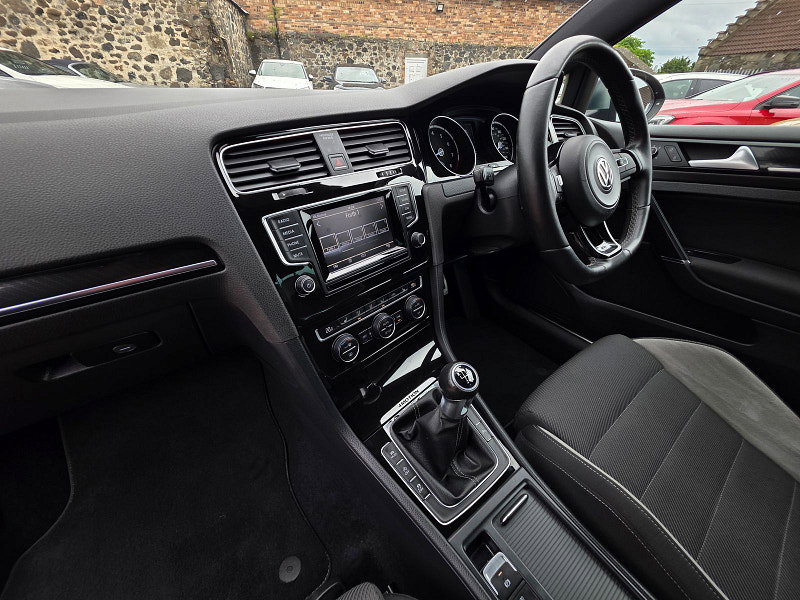 Volkswagen Golf 2.0 TSI BlueMotion Tech R Hatchback 3dr Petrol Manual 4Motion Euro 6 (s/s) (300 ps) 3dr Manual 2026